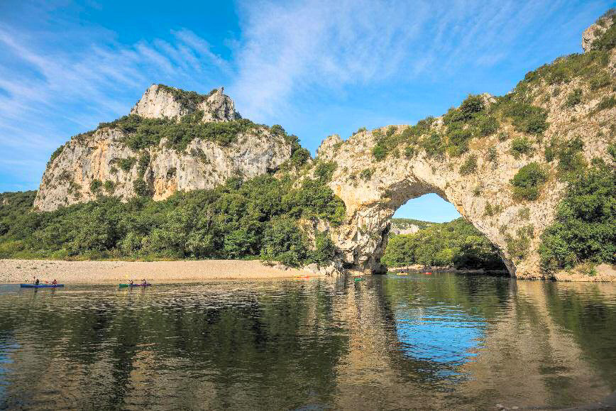 Le Pont d'Arc : Joyau des gorges de l'Ardèche